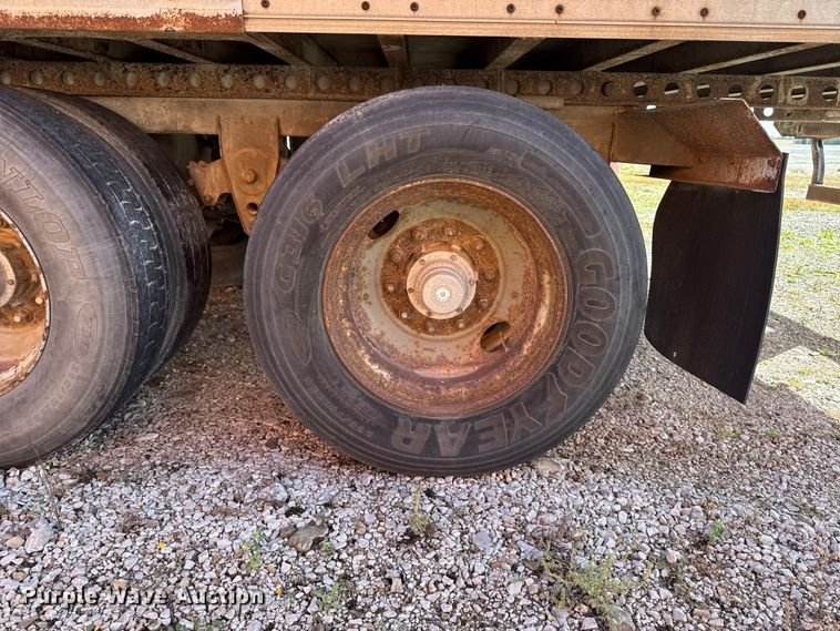 image for item EM2384 2003 Wabash dry van trailer