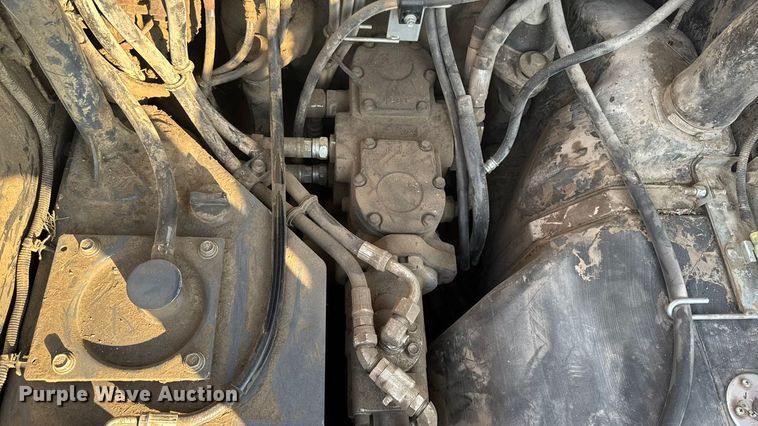 image for item EM2443 2012 Kubota SVL75 tracked skid steer loader