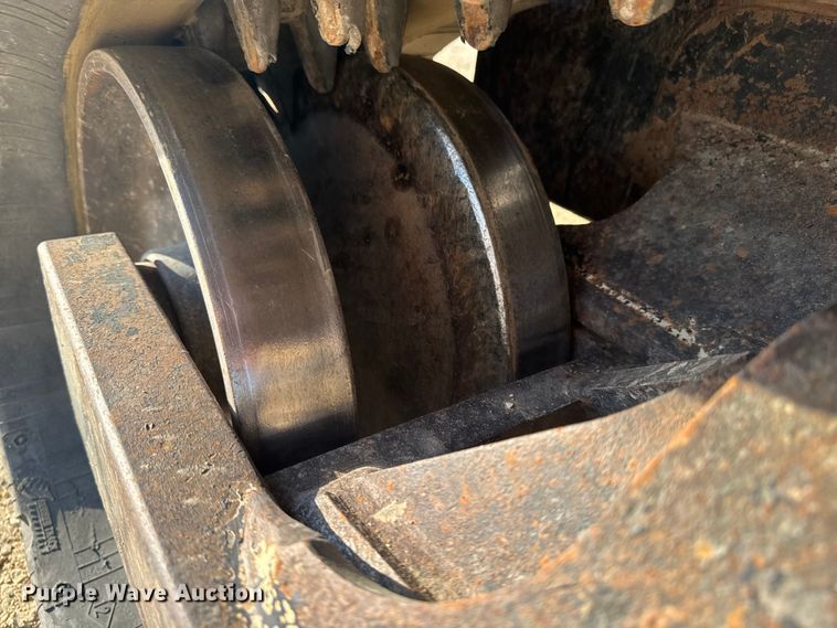 image for item EM2443 2012 Kubota SVL75 tracked skid steer loader