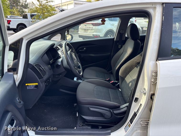 image for item EM6054 2016 Kia Rio 