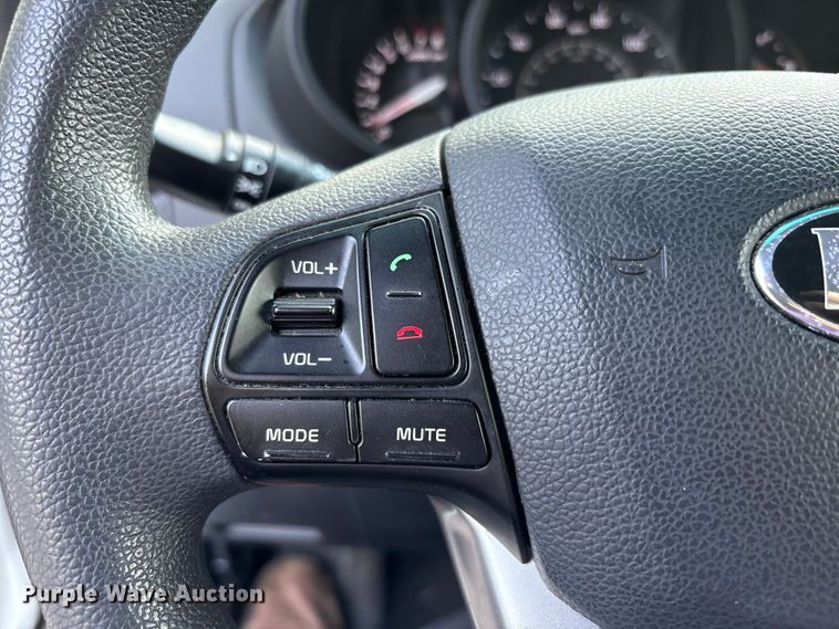 image for item EM6054 2016 Kia Rio 