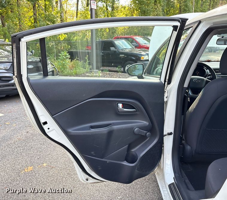 image for item EM6055 2016 Kia Rio 