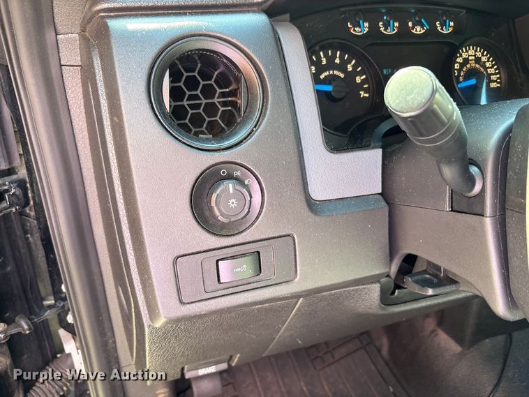 image for item EM6061 2014 Ford F150 pickup truck