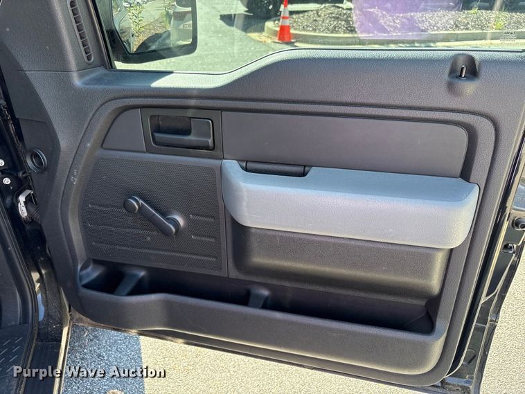 image for item EM6061 2014 Ford F150 pickup truck