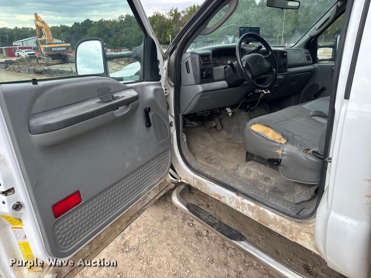 image for item EM8345 2004 Ford F450 Super Duty dump truck