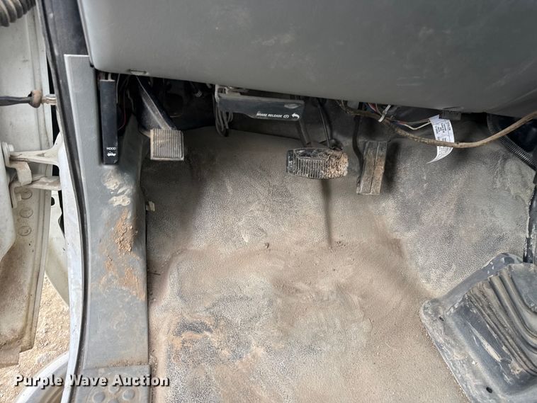 image for item EM8345 2004 Ford F450 Super Duty dump truck