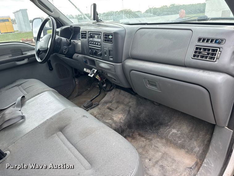 image for item EM8345 2004 Ford F450 Super Duty dump truck