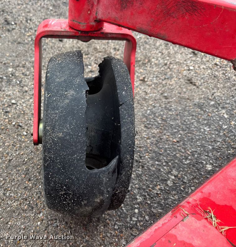 image for item EM8346 Gravely Pro-Turn 472 ZTR lawn mower