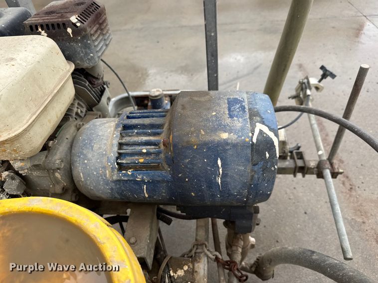 image for item EM8347 2004 Graco Line Driver paint striper