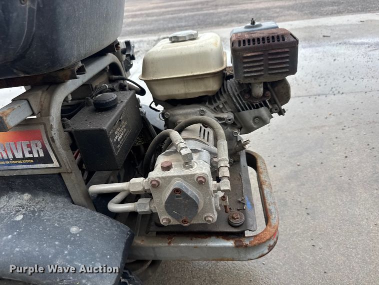 image for item EM8347 2004 Graco Line Driver paint striper