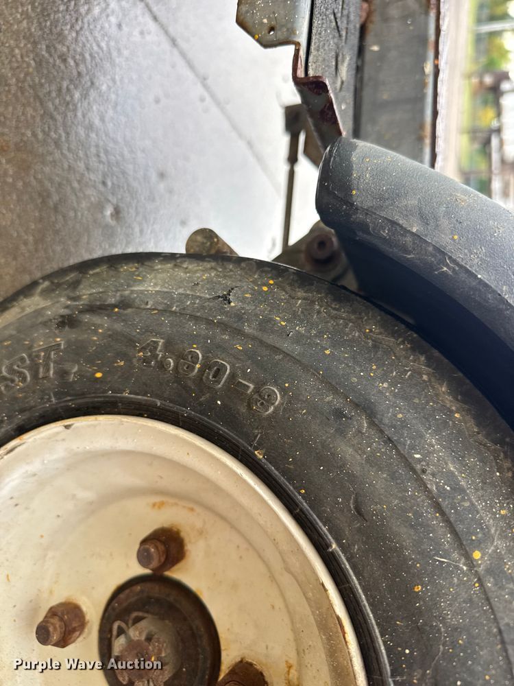 image for item EM8347 2004 Graco Line Driver paint striper