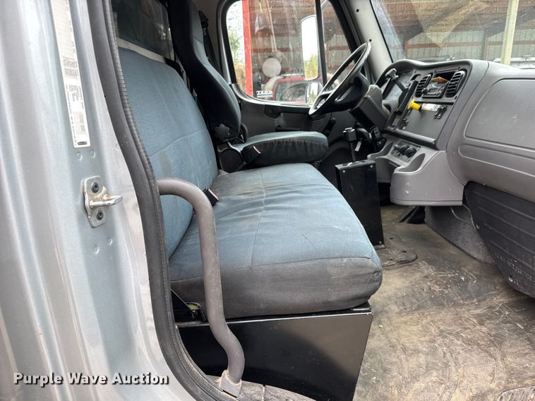 image for item EM8348 2015 Freightliner  M2 dump truck