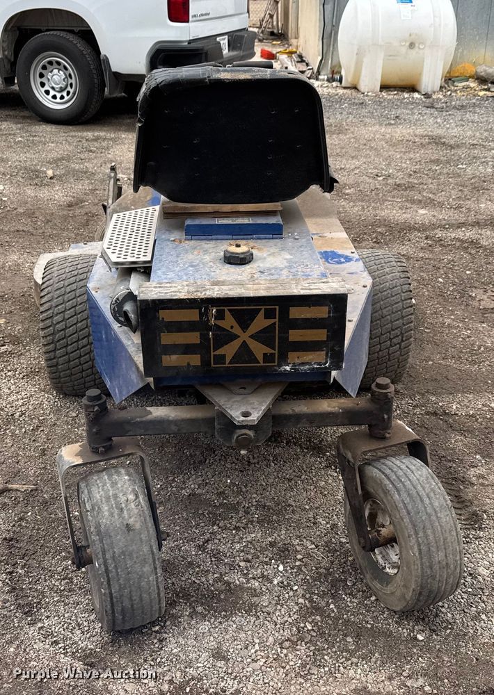 image for item EM8378 2011 Deines DD 20HT lawn mower