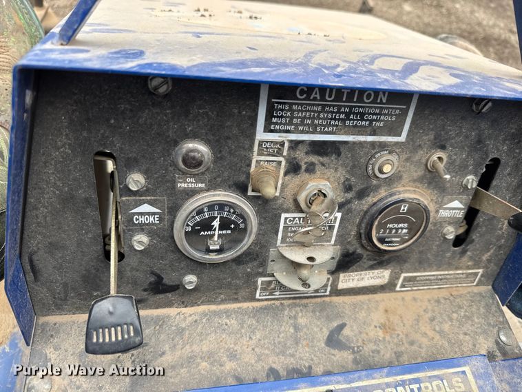 image for item EM8378 2011 Deines DD 20HT lawn mower