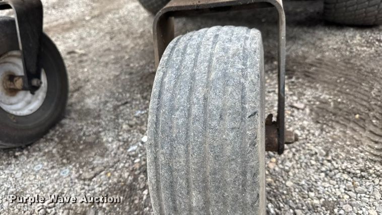 image for item EM8378 2011 Deines DD 20HT lawn mower