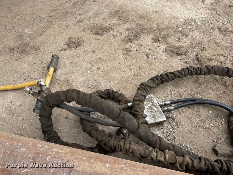 image for item EM8380 Concrete equipment