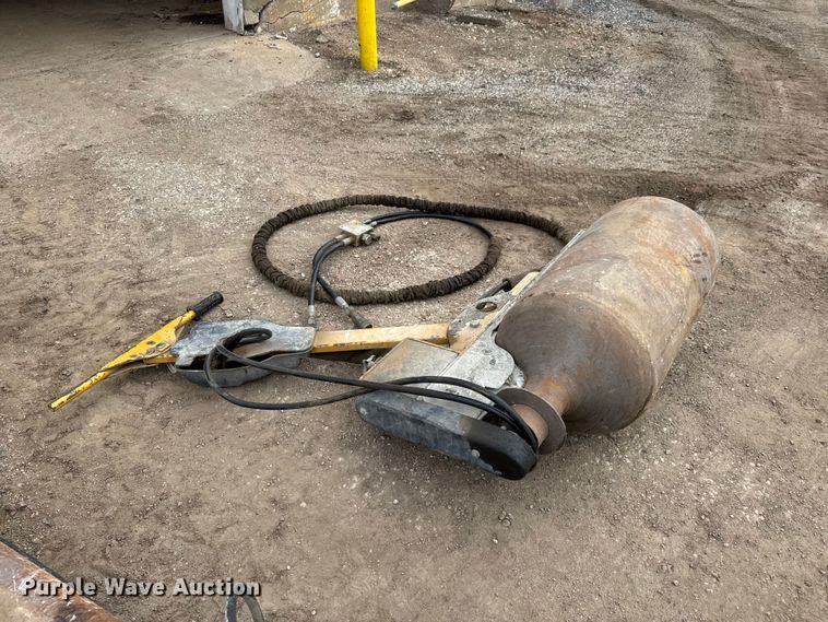 image for item EM8380 Concrete equipment