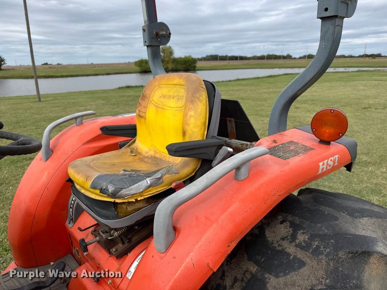 image for item EM8383 2004 Kubota L5030D MFWD tractor