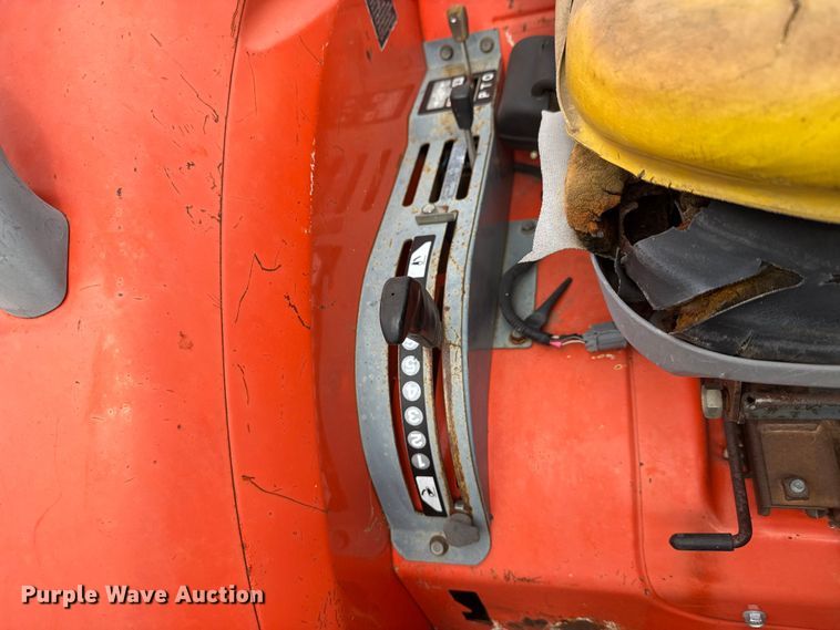 image for item EM8383 2004 Kubota L5030D MFWD tractor