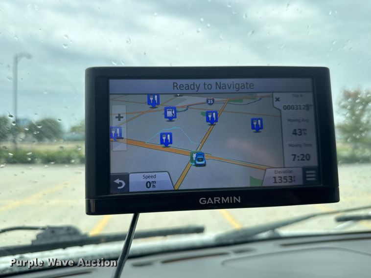 image for item EM8390 2005 Ford E350 shuttle bus