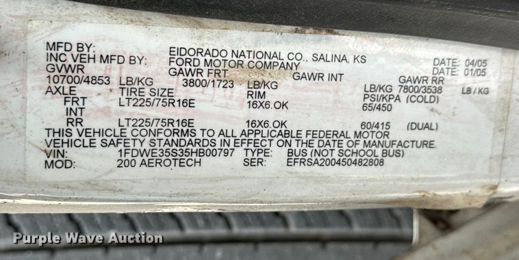 image for item EM8390 2005 Ford E350 shuttle bus