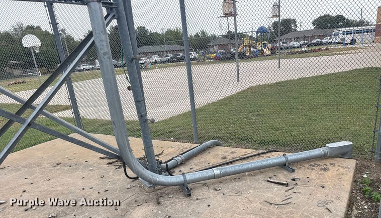 image for item EM8391 Radio tower