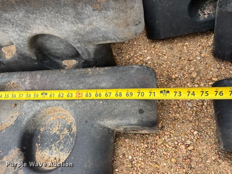 image for item EM8392 Approximately 95 pieces playground barriers