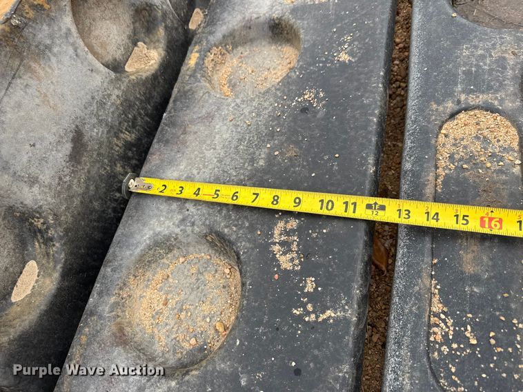 image for item EM8392 Approximately 95 pieces playground barriers