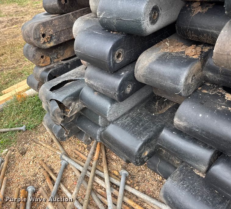 image for item EM8392 Approximately 95 pieces playground barriers