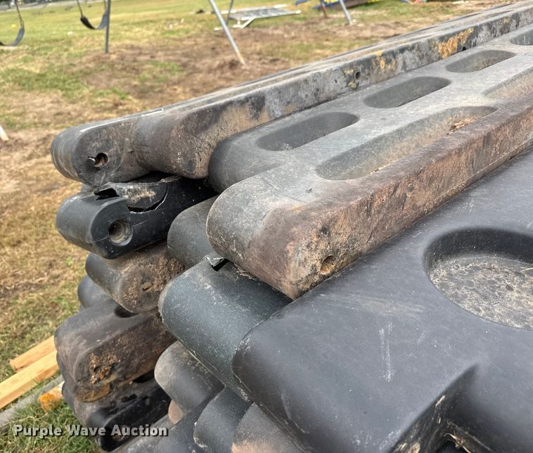 image for item EM8392 Approximately 95 pieces playground barriers