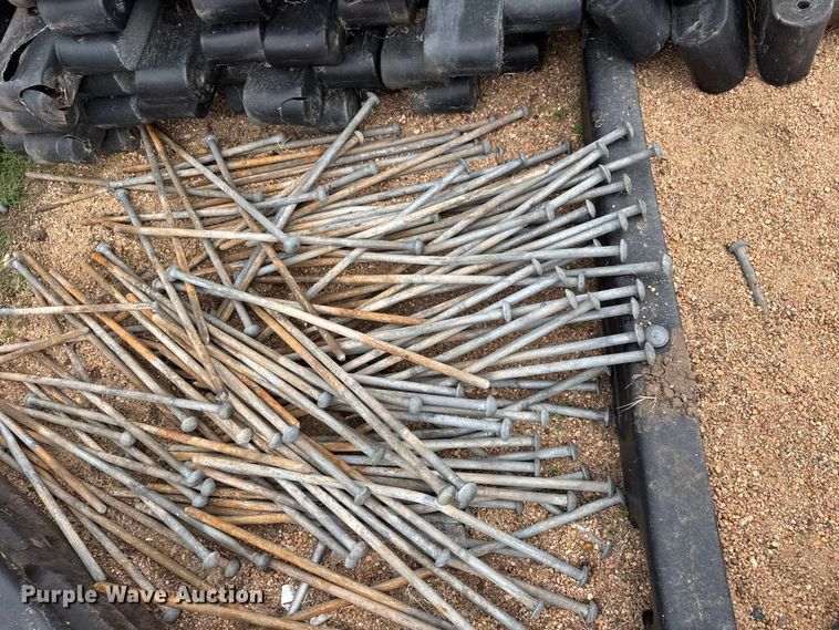 image for item EM8392 Approximately 95 pieces playground barriers