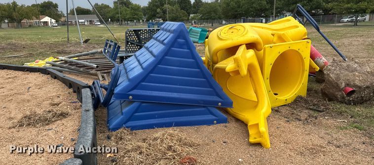 image for item EM8395 Playground equipment