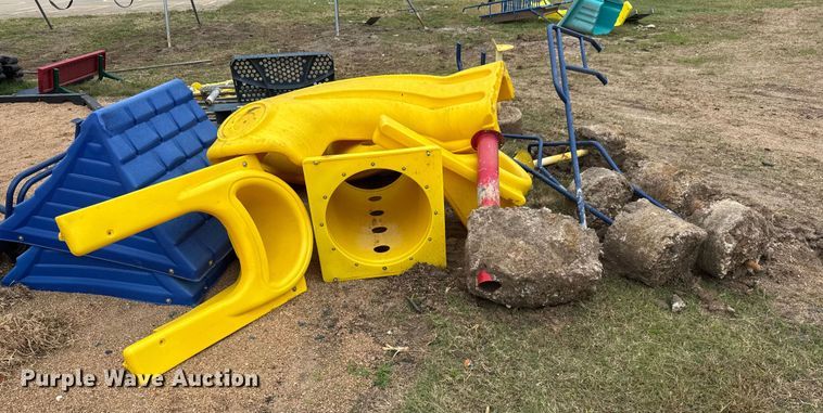 image for item EM8395 Playground equipment