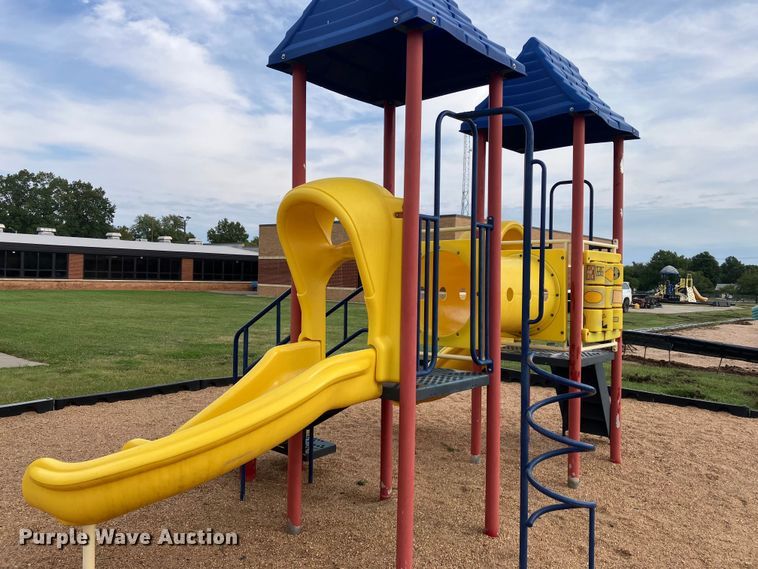 image for item EM8395 Playground equipment