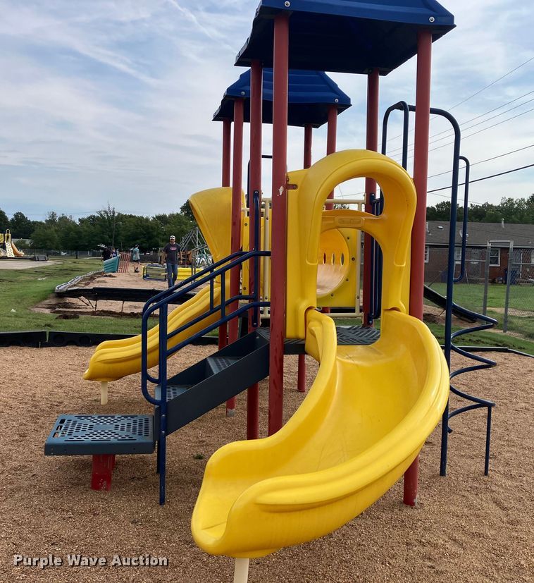 image for item EM8395 Playground equipment