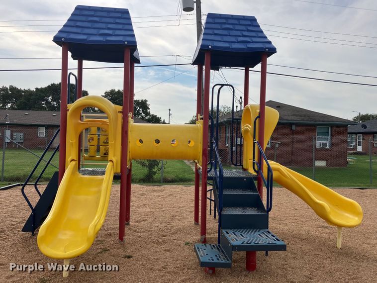 image for item EM8395 Playground equipment