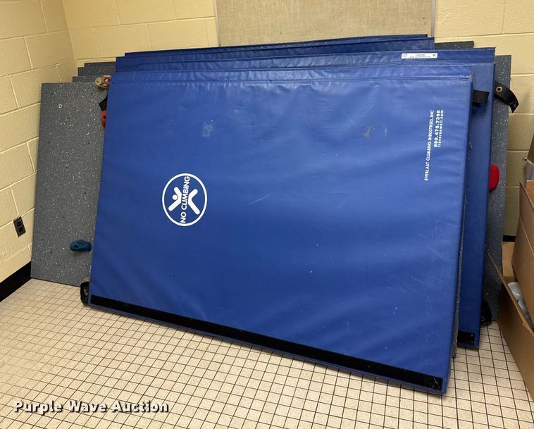 image for item EM8396 Everlast Climbing Industries climbing wall