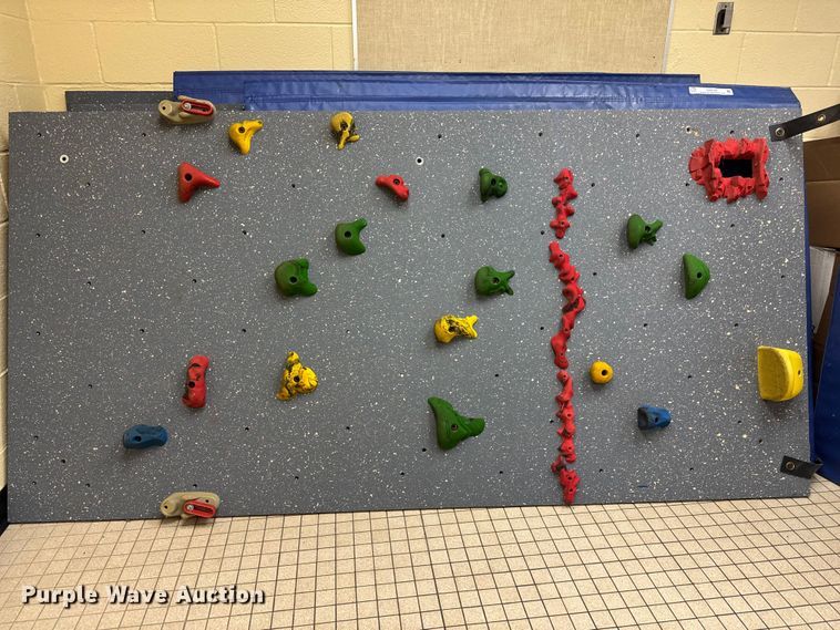 image for item EM8396 Everlast Climbing Industries climbing wall