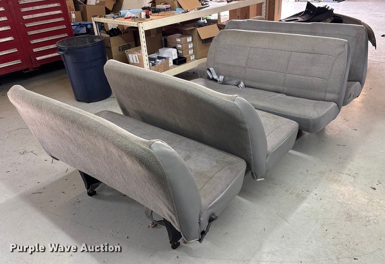 image for item EN5673 (4) bench seats