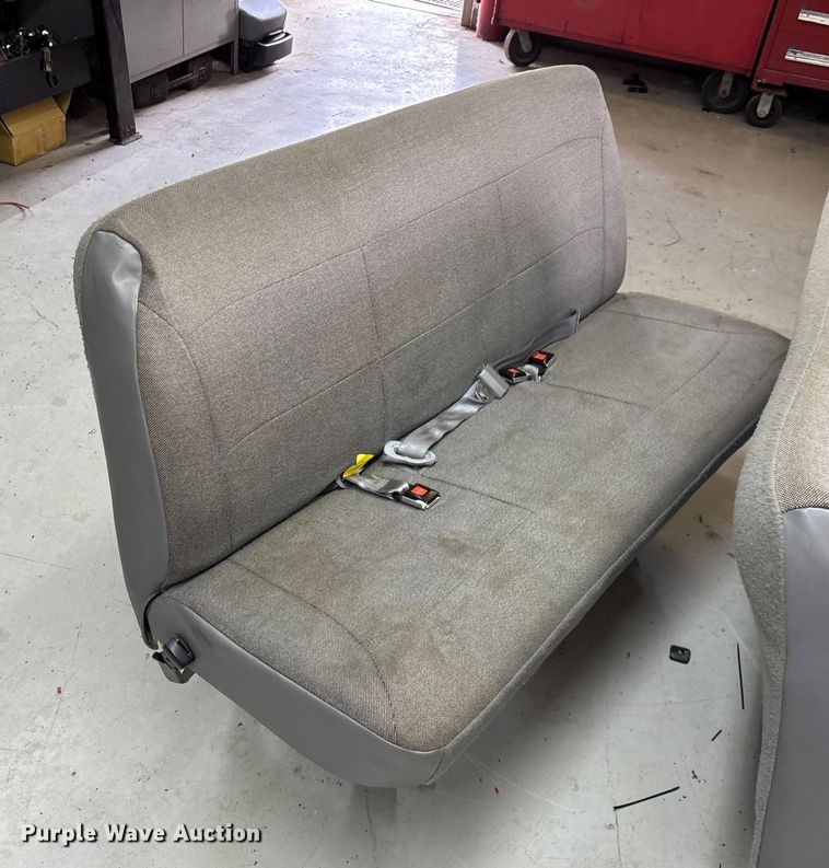 image for item EN5673 (4) bench seats