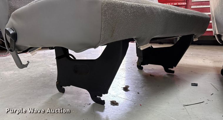 image for item EN5673 (4) bench seats