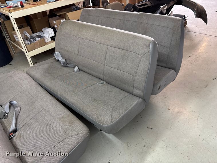 image for item EN5673 (4) bench seats