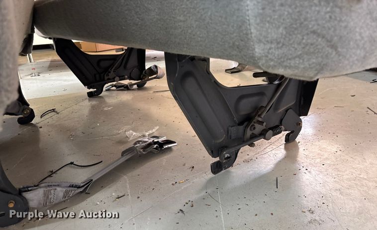 image for item EN5673 (4) bench seats