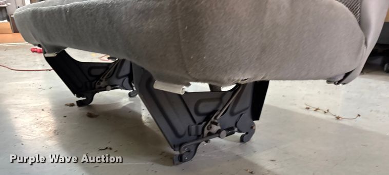 image for item EN5673 (4) bench seats