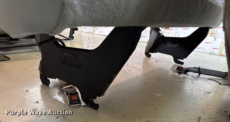 image for item EN5673 (4) bench seats