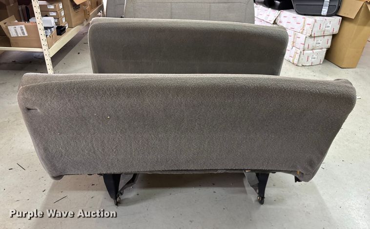 image for item EN5673 (4) bench seats