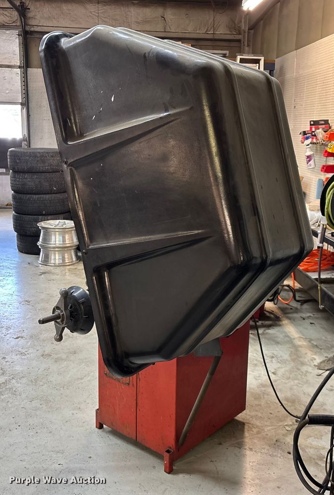 image for item EN5675 Coats 850 Computer Balancer tire balancer