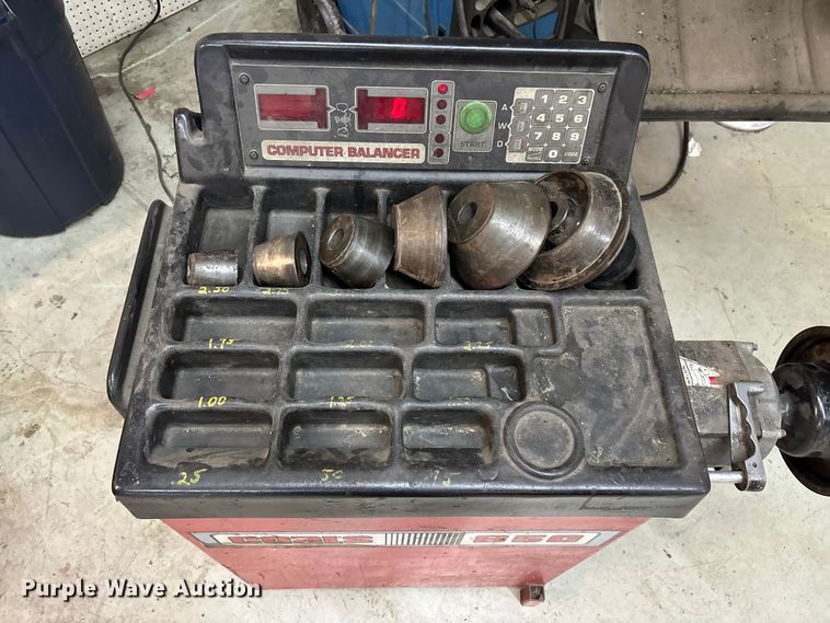 image for item EN5675 Coats 850 Computer Balancer tire balancer