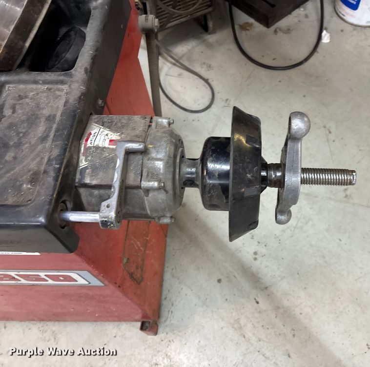 image for item EN5675 Coats 850 Computer Balancer tire balancer