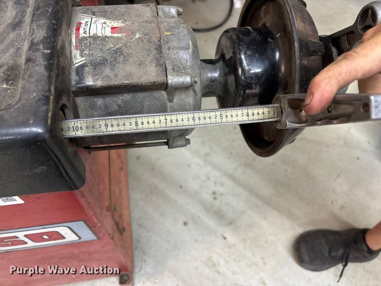 image for item EN5675 Coats 850 Computer Balancer tire balancer